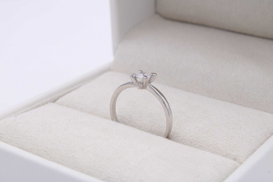 Boda Joyeria Luis Luna | Solitario Luar Oro Blanco 18K